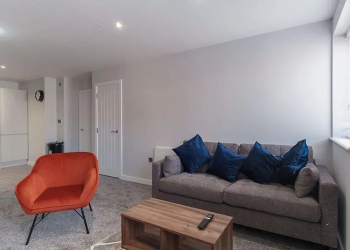 Contemporary 2 Bedroom Apartment In Liverpool